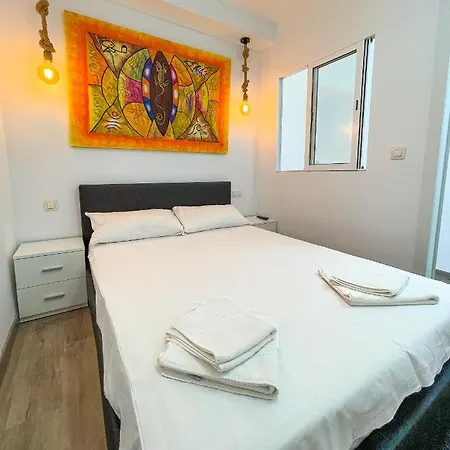 Apartment Sea View Apartment: Beachside Comfort With Wi-fi And Parking *