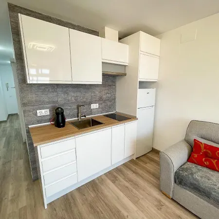 Sea View Apartment: Beachside Comfort With Wi-fi And Parking * Calpe