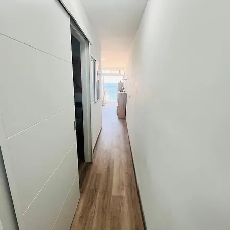 Apartment Sea View Apartment: Beachside Comfort With Wi-fi And Parking *